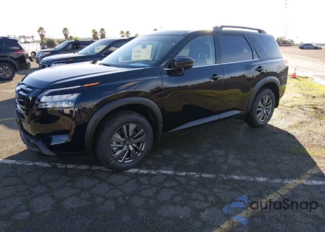 2025 Nissan Pathfinder Rock Creek 4Wd/Sv 4Wd z USA, uszkodzony, nr VIN 5N1DR3BC2SC312365